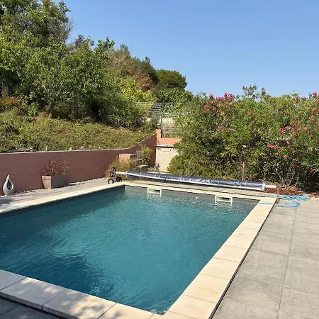 Maison Avec Piscine A Proximite De La Cite