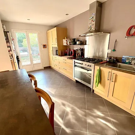Vila Maison Avec Piscine A Proximite De La Cite