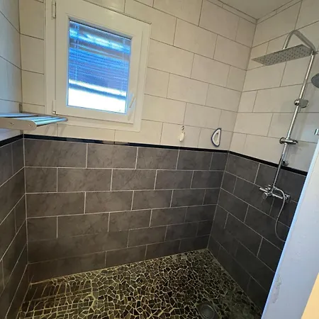 Maison Avec Piscine à Proximité De La Cité *